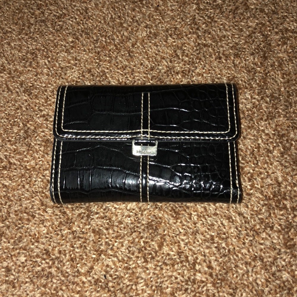 Liz Claiborne wallet